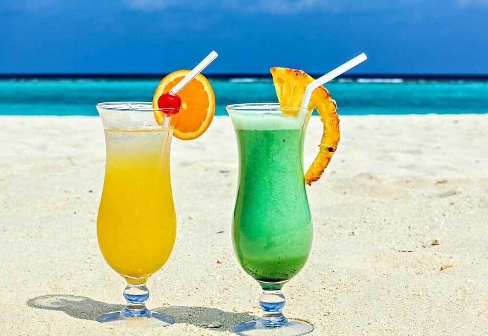 pineapple smoothie on beach pineapple smoothie on beach - Pineapple juice benefits for weight loss