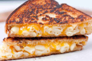 grilled mac and cheese sandwich