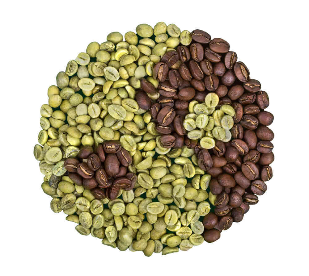 green and roasted coffee beans