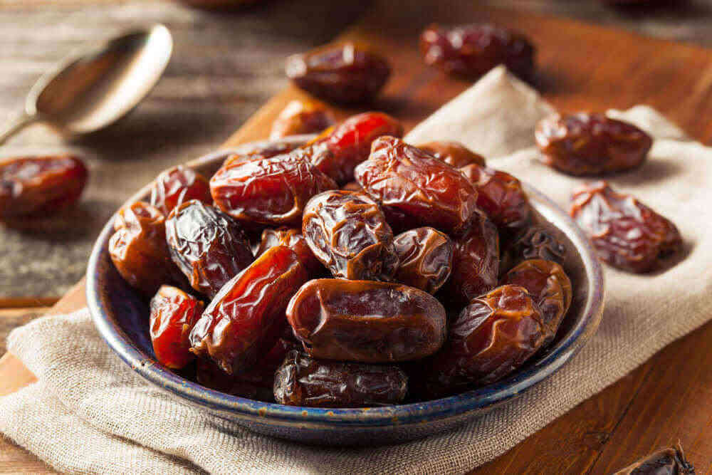 Benefits of Eating Dates in The Morning